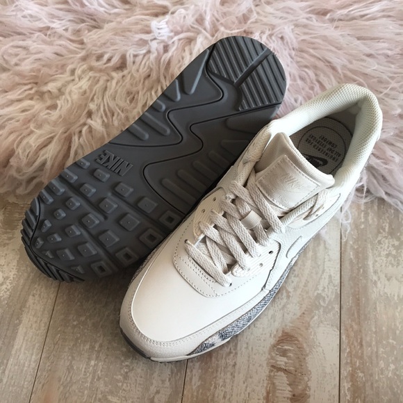 NWT Nike Air Max Premium - Picture 6 of 7